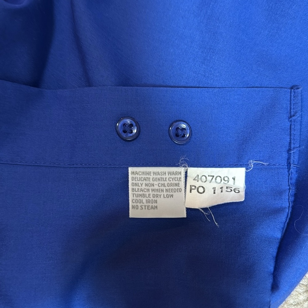 Women’s Foxcroft blue long sleeve button down dress shirt. Size 10 - Picture 8 of 14